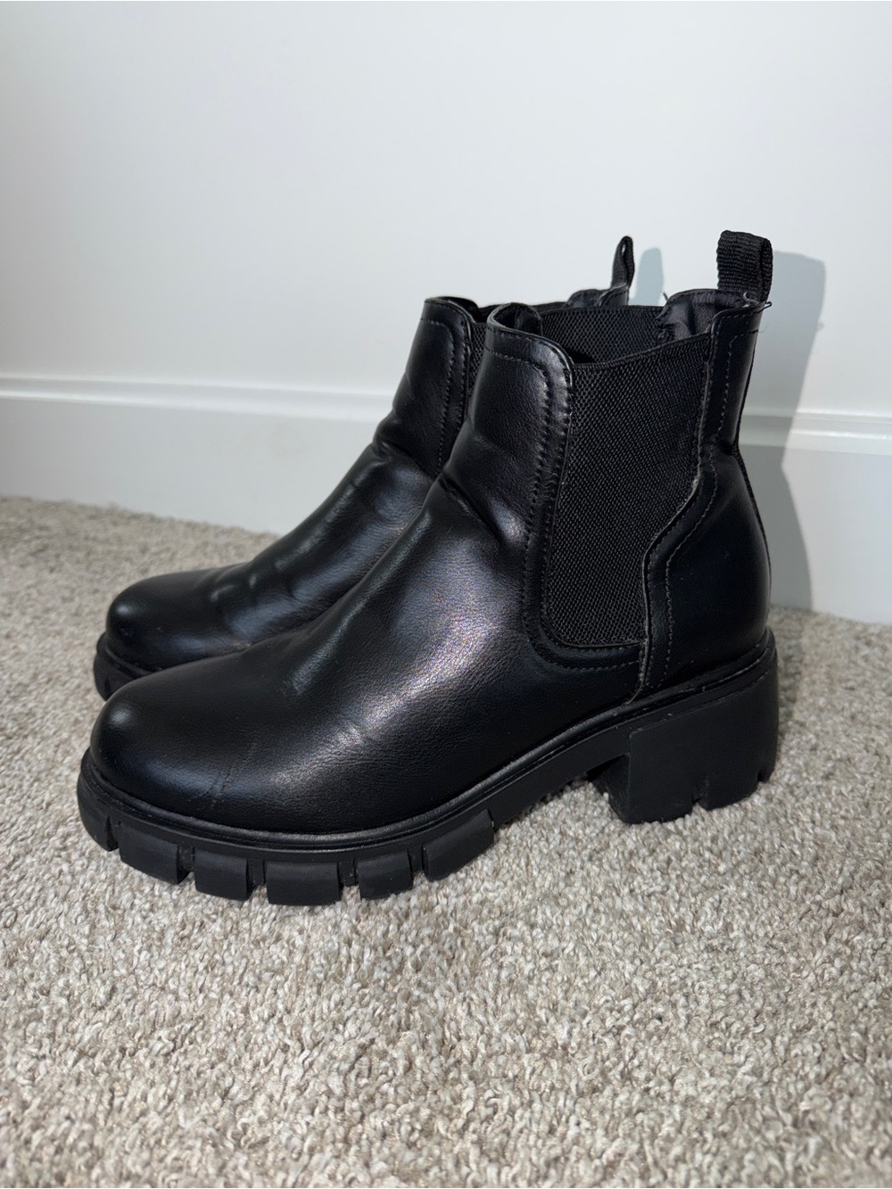 Altar’d State Black Chunky Chelsea Ankle Boots Lug Sole Women’s Size 8.5